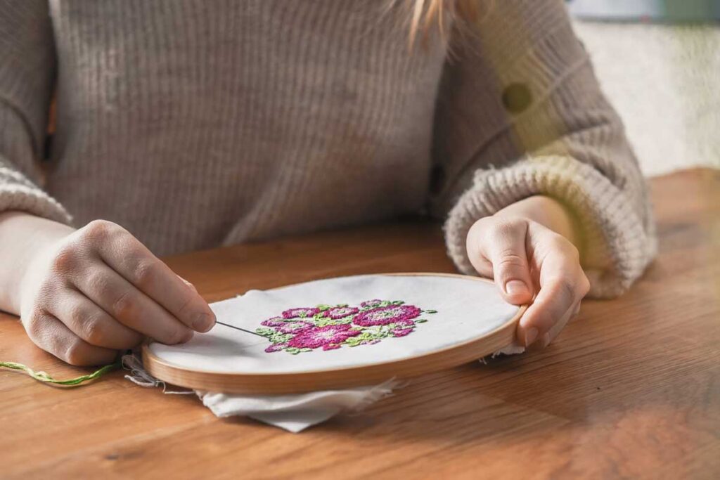 How To Thread An Embroidery Needle